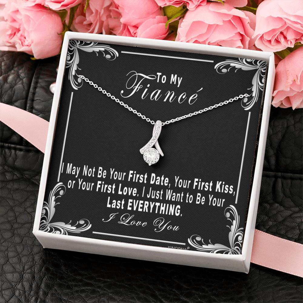 Bride Gifts and Groom Gifts - What To Gift Your FIance on Wedding Day